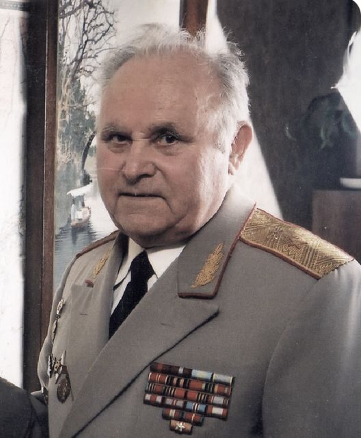 Слюсар