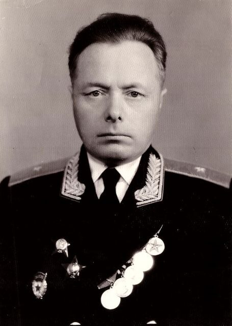 Устинов